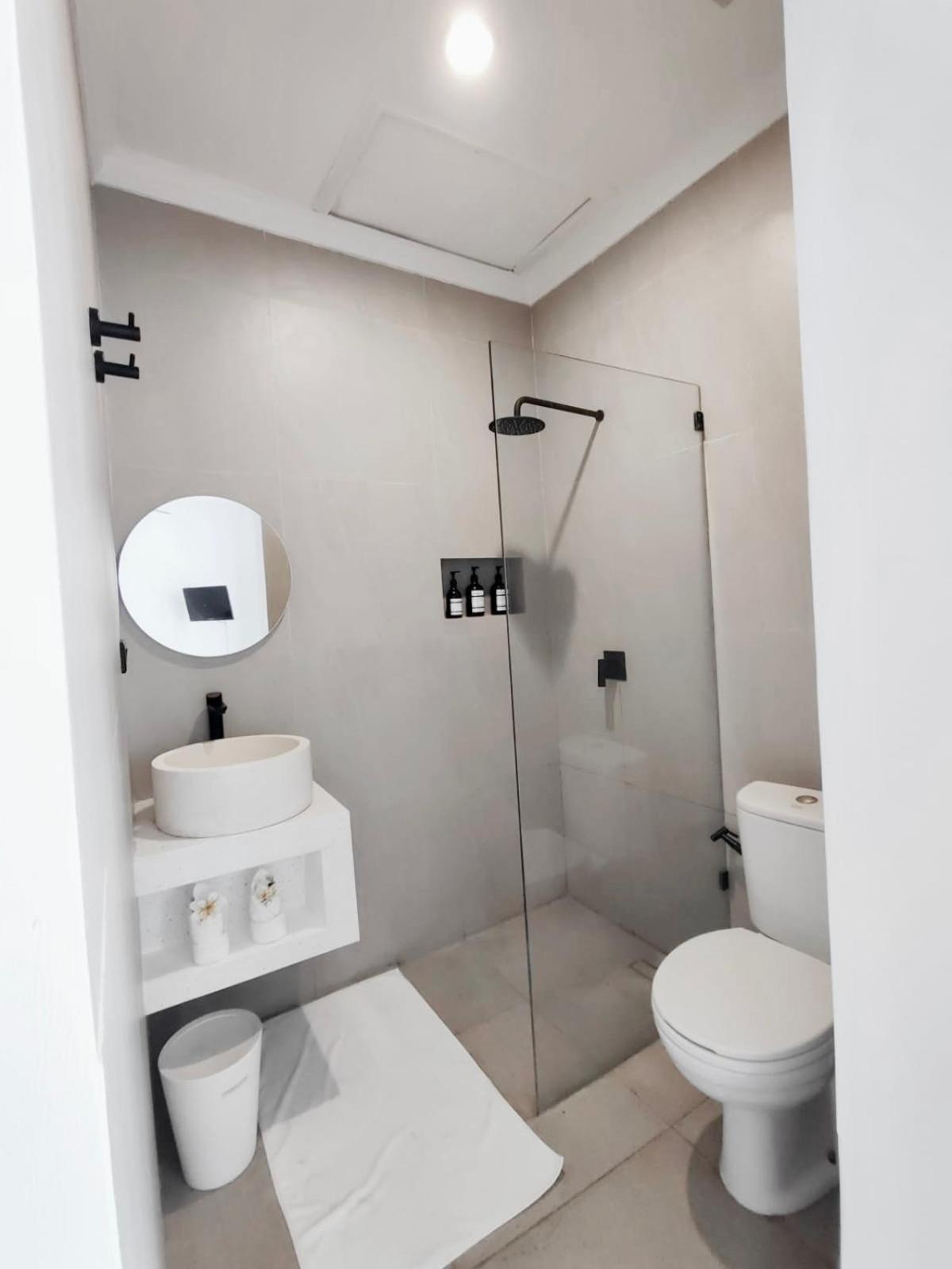 Casa De Lupe 5 Bedroom Villa In Kerobokan Seminyak Dış mekan fotoğraf