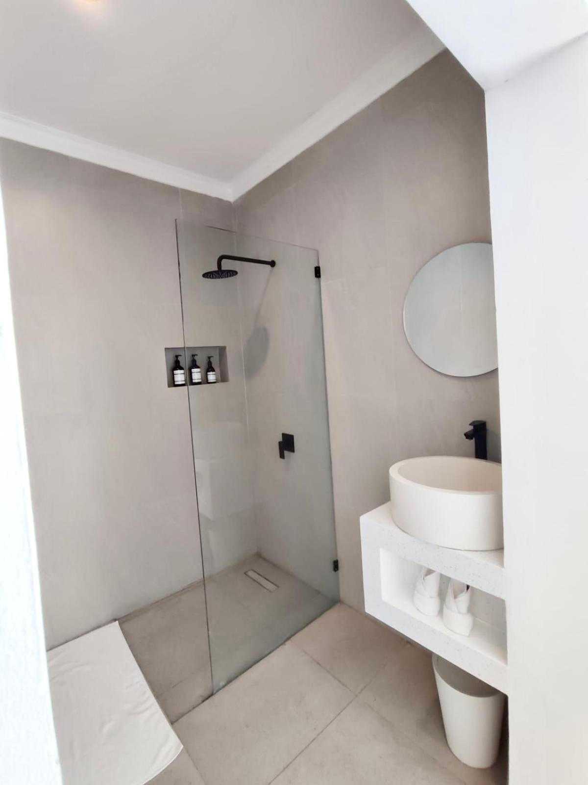 Casa De Lupe 5 Bedroom Villa In Kerobokan Seminyak Dış mekan fotoğraf